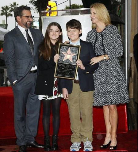 Elisabeth Anne Carell com sua família.