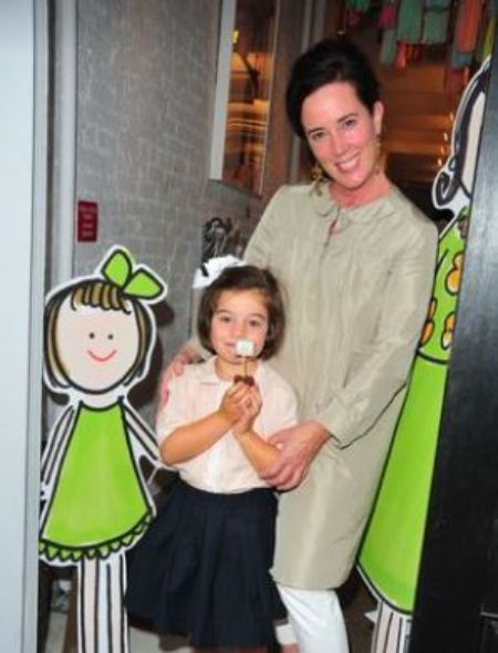   Frances Beatrix Spade ist die Tochter der verstorbenen Modedesignerin Kate Spade und ihres Mannes Andy Spade.