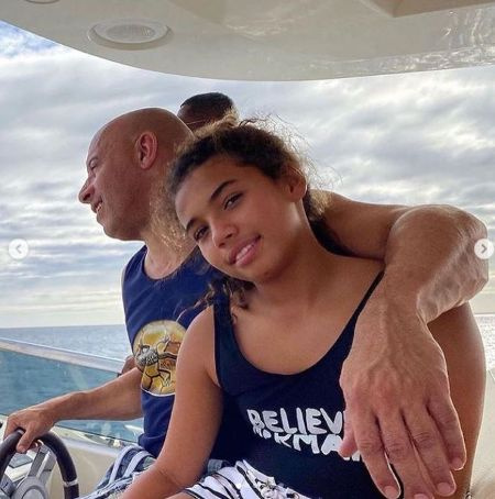 Hania Riley Sinclair con su padre Vin Diesel