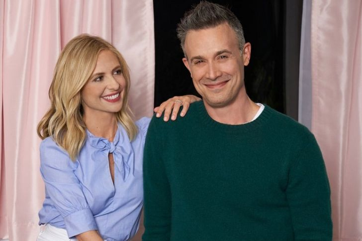 El romance de 18 años de Freddie Prinze Jr. y su esposa Sarah Michelle Gellar