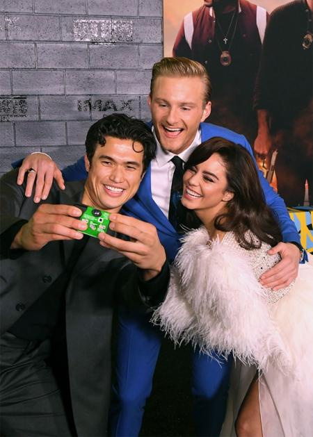 Charles Melton mit angeblicher Freundin Vanessa Hudgons und Alexander Ludwig