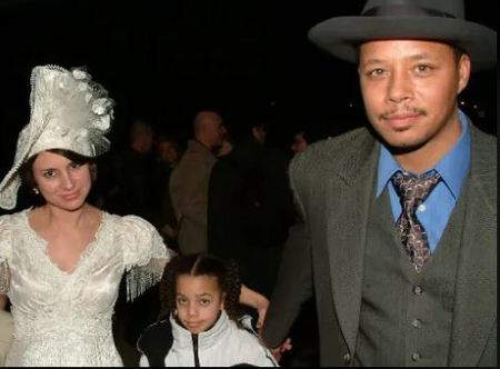 Depois de se divorciar pela primeira vez, Terrence tentou se reconciliar com Lori McComas; comprando casa perto de sua residência e ajudando-a nas tarefas.