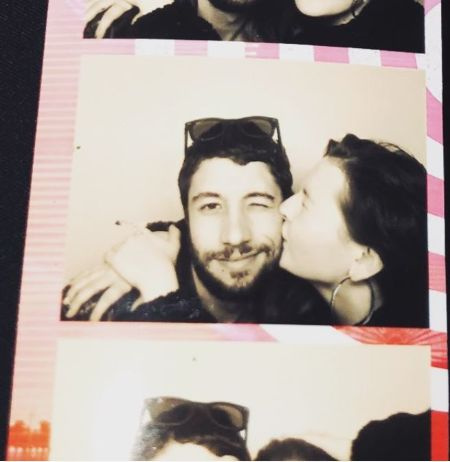   Abigail com seu namorado Ira
