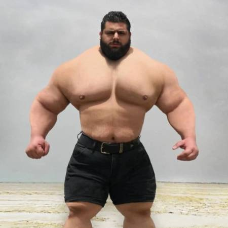 Sajad Gharibi foi acusado de fazer upload de fotos com Photoshop no Instagram