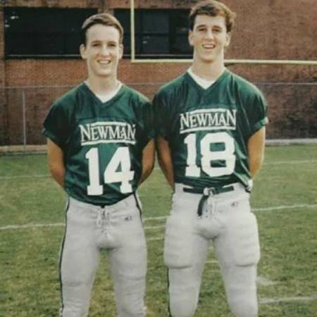   L'ex calciatore americano Peyton Manning e suo fratello Cooper Manning