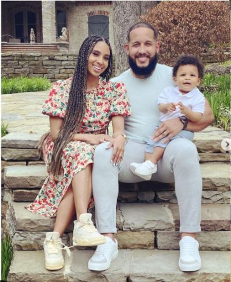 Franklin tem um filho Shiloh com o marido