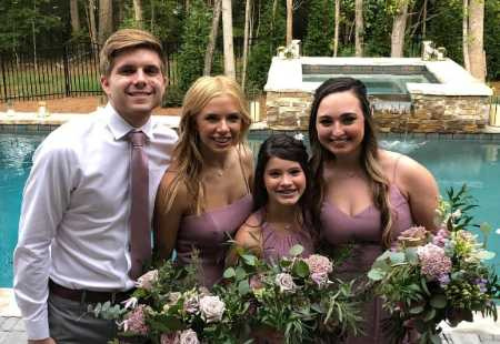   Connor Payton e Meghan Payton hanno due sorellastre da sua madre's second marriage