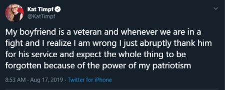   Kat Timpf pubblica un post su suo marito su Twitter.