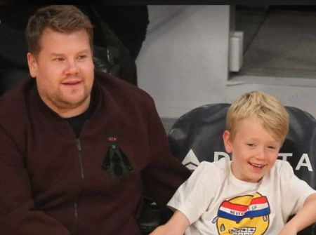 The Late Late Show With James Corden apresenta James Corden com seu filho, Max.