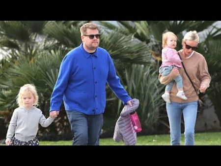2019 Cats ator James Corden com suas filhas, Charlotte e Carey e sua esposa Julia Carey.