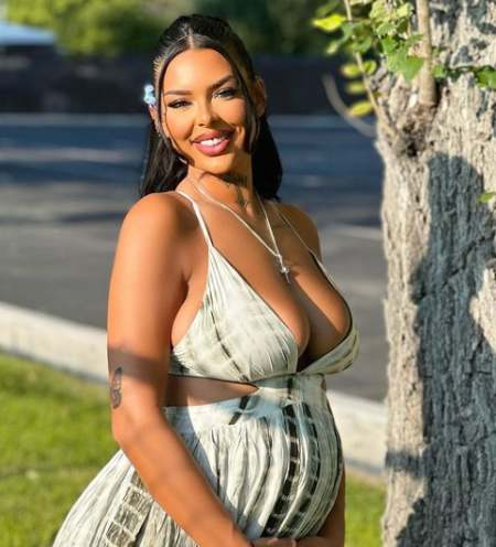 Photos de grossesse d'Aliza Jane