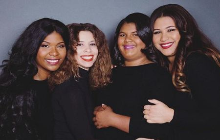   hermanas de azriel crew
