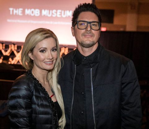 Zak avec sa petite amie supposée Holly Madison