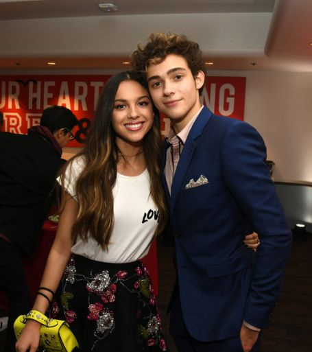High School Musical: The Musical: El elenco de la serie Joshua Bassett y Olivia no son novios en la vida real