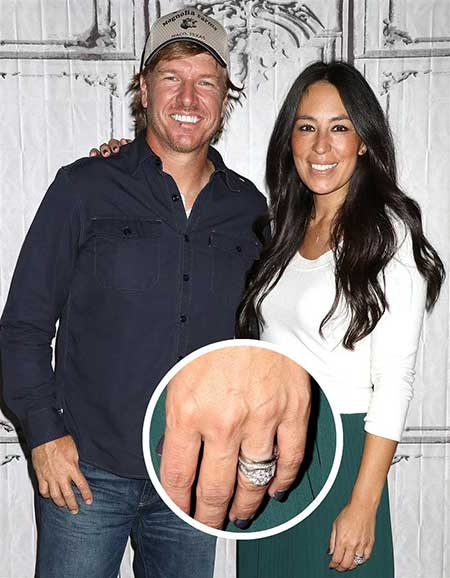 Joanna Gaines exibe seu anel de noivado com seu agora marido Chip Gaines