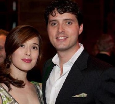 Eli Kay-Oliphant ha estado casado con Marina Squerciati.