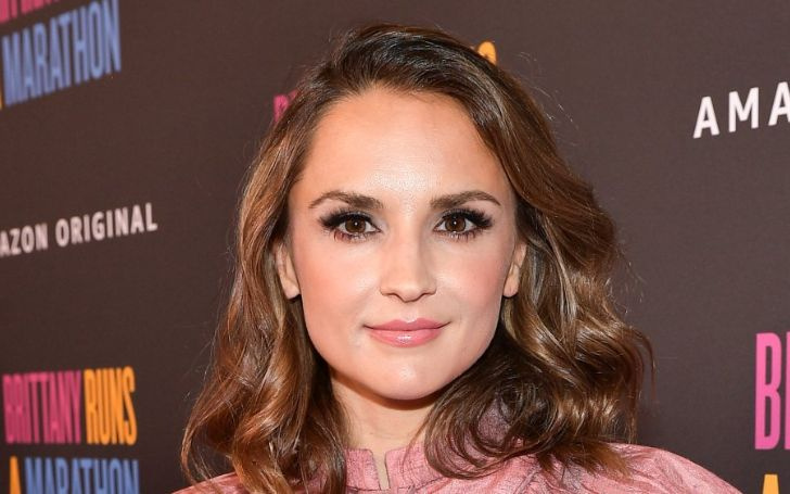 Quem é Rachael Leigh Cook namorando após o divórcio de Daniel Gillies? Fatos não contados