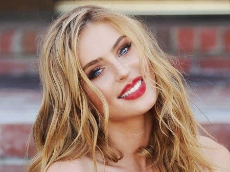 actriz estadounidense Saxon Sharbino