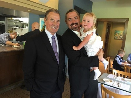 Eric Braeden avec son fils Christian Gudegast et sa petite-fille.
