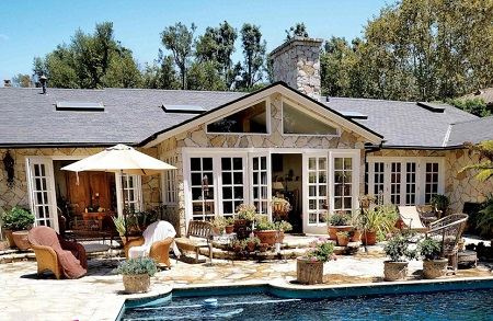 Eric Braeden a un manoir à Santa Monica.