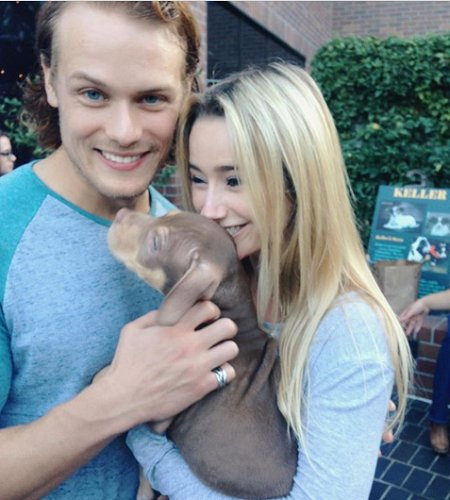 Sam Heughan y su ex novia Amy Shiels con su cachorro