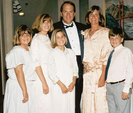 da direita, Tom Brady, sua mãe, seu pai, sua irmã, Nancy, Maureen Brady e Julie Brady.
