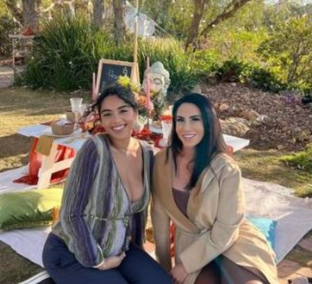 Taylor Giavasis, nativa de Canton Ohio, con su madre e influenciadora, Nikki Giavasis.
