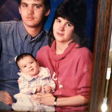 Carlie Jo Howell parents jeunes