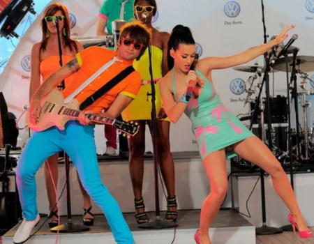 Casey Hooper é guitarrista e trabalha para Katy Perry