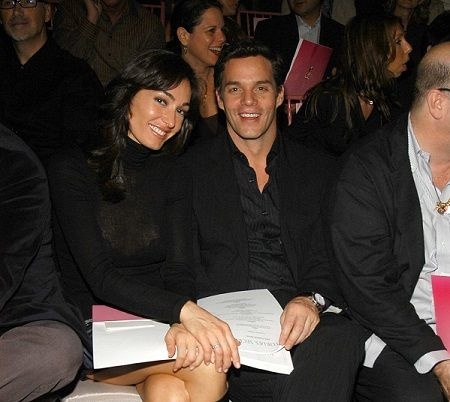   La fidanzata di Bill Hemmer, Dara Timanovich, ha partecipato al Victoria's Secret Fashion Show nel 2005.