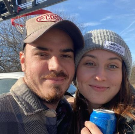 Olha quem's Talking actress Kirstie Alley's son, William True Stevenson with his wife, Sarah Parker.