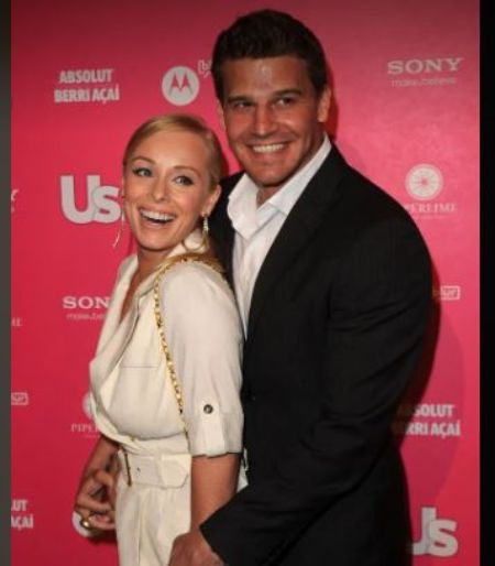 El actor de Buffy The Vampire Slayer, David Boreanaz, con su esposa Jaime Bergman.