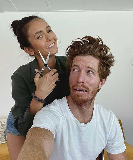 A atriz Nina Dobrev e seu suposto namorado Shaun White