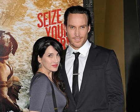   Callan Mulvey moglie Rachel Thomas: Sono sposati dal 2010