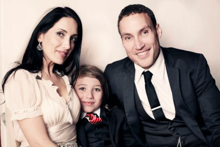   Callan Mulvey con la moglie, Rachel Thomas e Charlie.