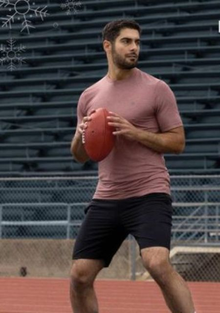 El mariscal de campo de los San Francisco 49ers Jimmy Garoppolo en diciembre de 2022 de su Instagram