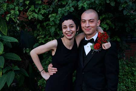   Maya Chambers y su cita para el baile de graduación Alex Palazzo