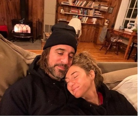   Aaron Shailene Woodley (1)