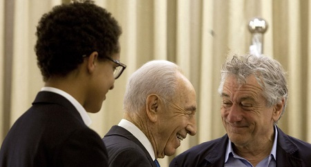 Julian Henry De Niro con su papá Robert.