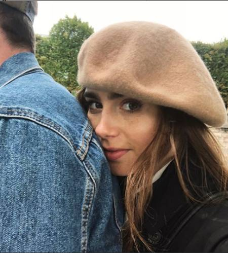 Lily Collins com namorado Charlie McDowell 2 (1)