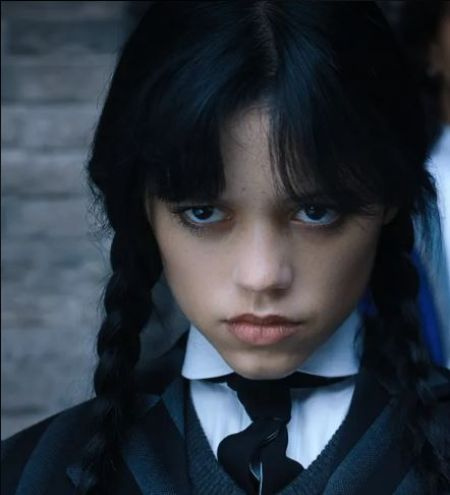 Jenna Ortega como personaje principal en la nueva serie de Netflix, miércoles