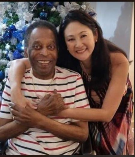 Pelé admite ter traído duas de suas esposas anteriores.