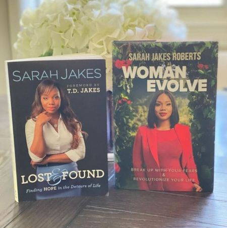 Sarah Jakes est l'auteur de nombreux livres