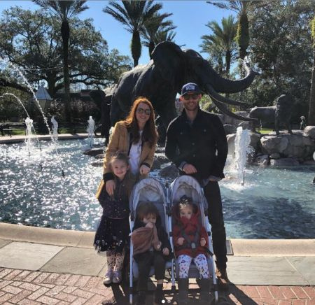 Jensen Ackles y su esposa con sus hijos