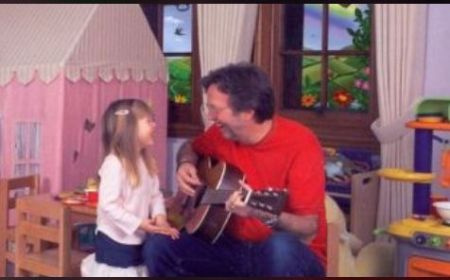 Sophie Belle Clapton con su padre, Eric Clapton, el cantante de Lay Down Sally.