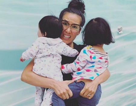 Ali Wong dos hijas con pareja