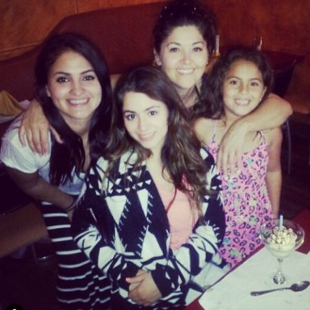 Talia Scott avec sa mère et son frère