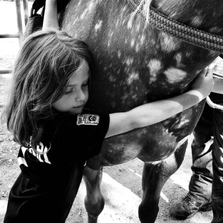 alyssa milano's daughter Elizabella Dylan Bugliari loves animals