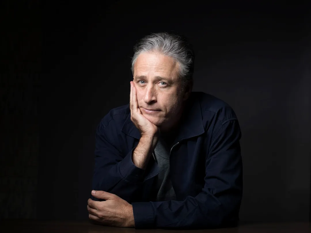 Quando Jon Stewart assumiu o comando do ‘The Daily Show’, a sátira se tornou uma fonte de notícias confiável