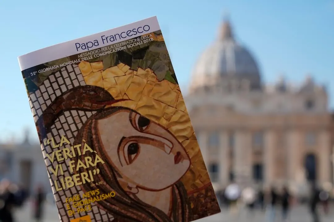 El Papa Francisco pidió la verdad. Internet respondió con deepfakes.' width='1080' height='720' title=